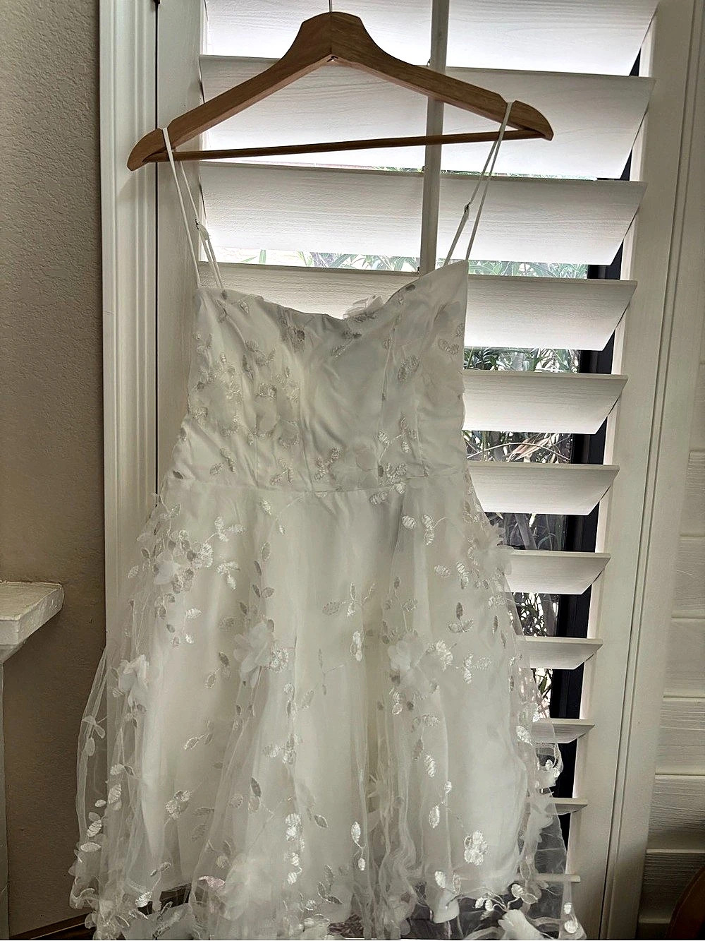Selfie Leslie  Floral  Mini Dress White M - Picture 3 of 6